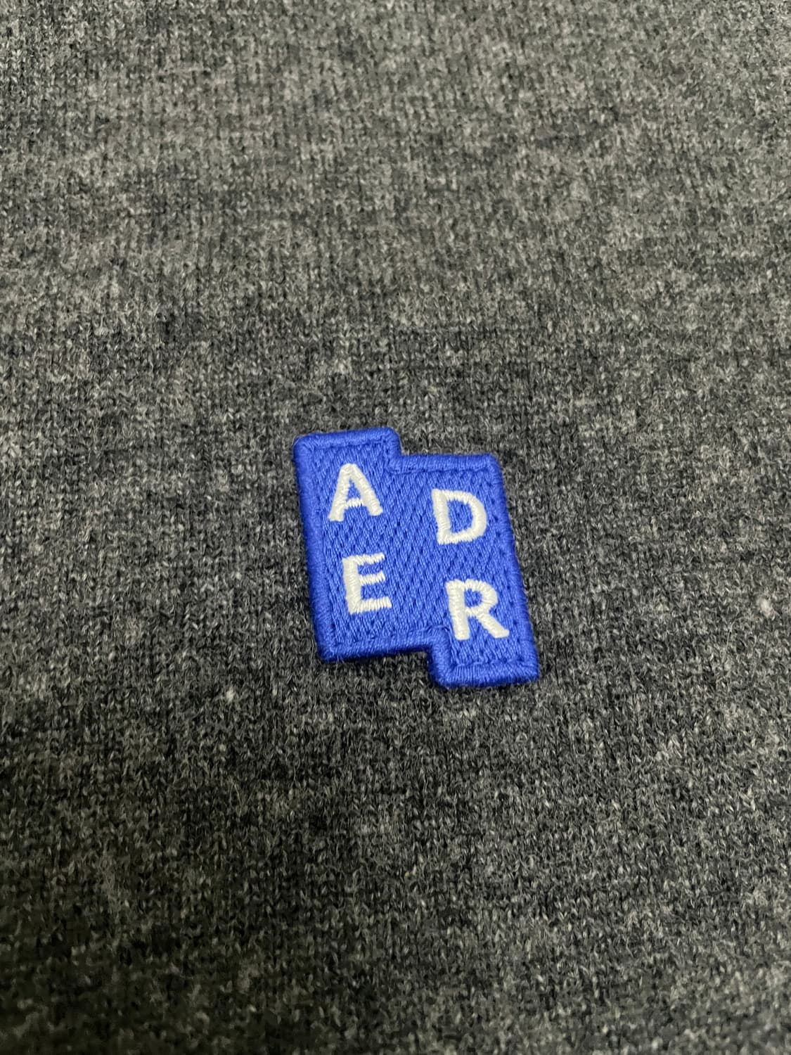 아더에러 시그니피컨트 라운드 가디건 차콜 그레이 상품이미지5