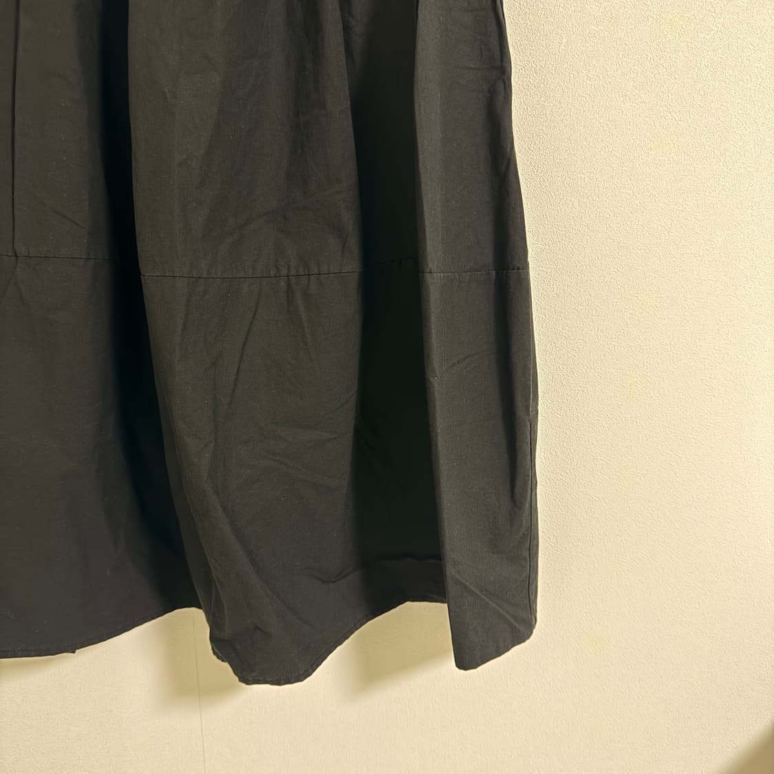 여성 밴딩 플레어 미디 스커트 블랙 상품이미지3