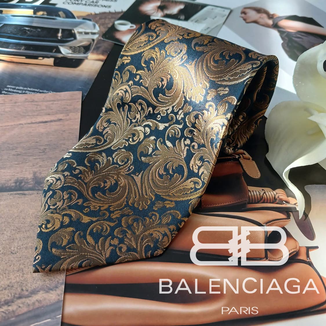 발렌시아가 실크 바로크 자카드 넥타이 9.6cm A+등급 A18871
 상품이미지1