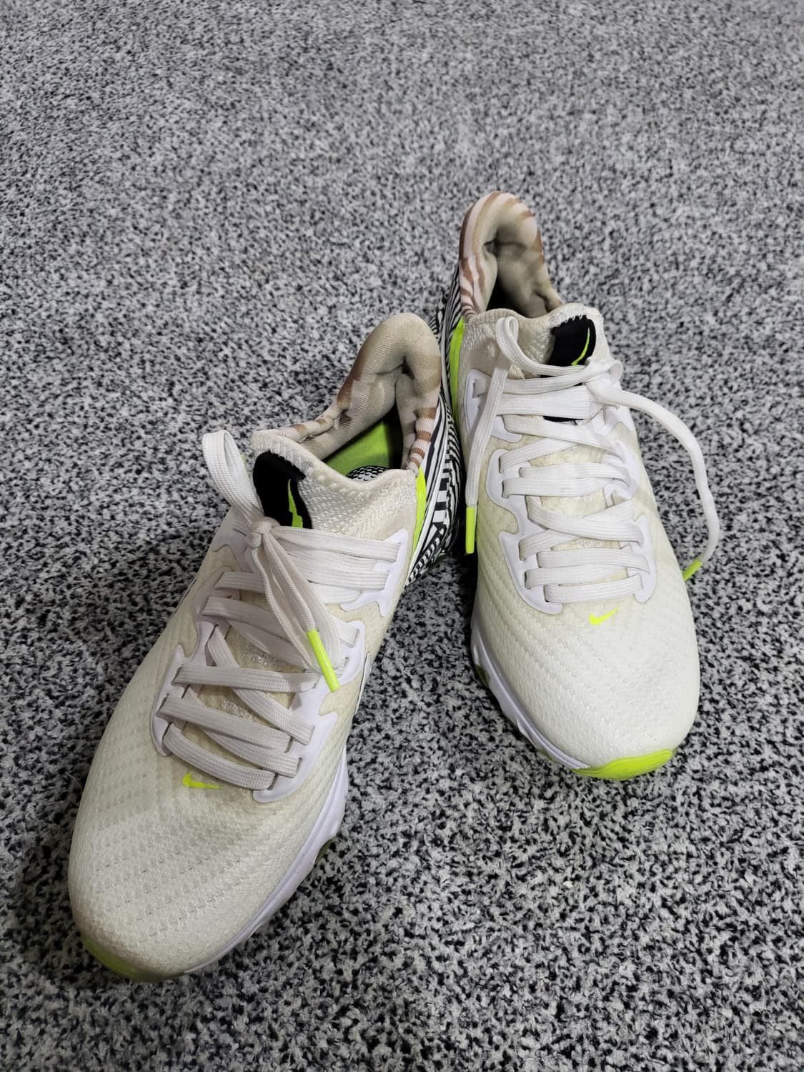 나이키 에어 줌 인피니티 투어 NRG 한정판 볼트 골프화  상품이미지2