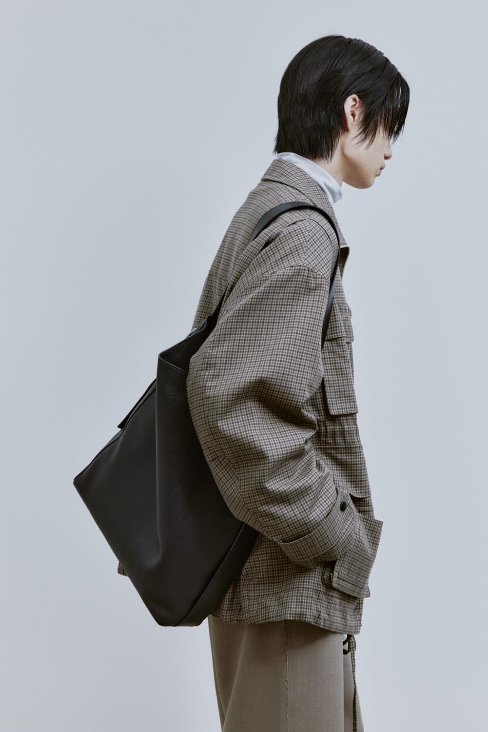 유스 듀얼 텍스쳐 레더 숄더백 상품이미지8