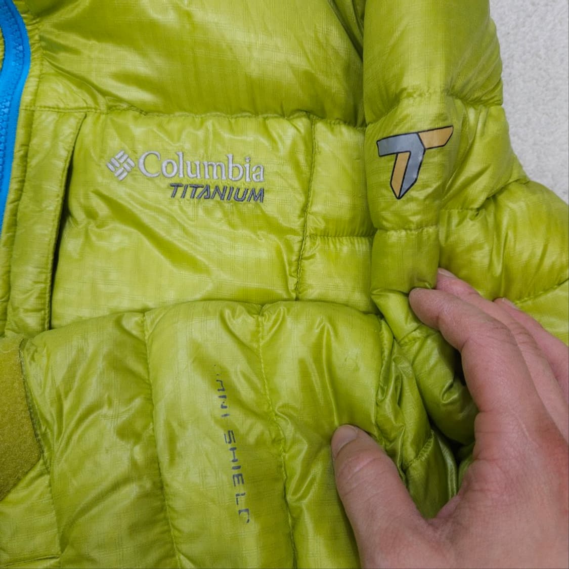 컬럼비아 티타늄 곱창 경량 패딩 XL 상품이미지4