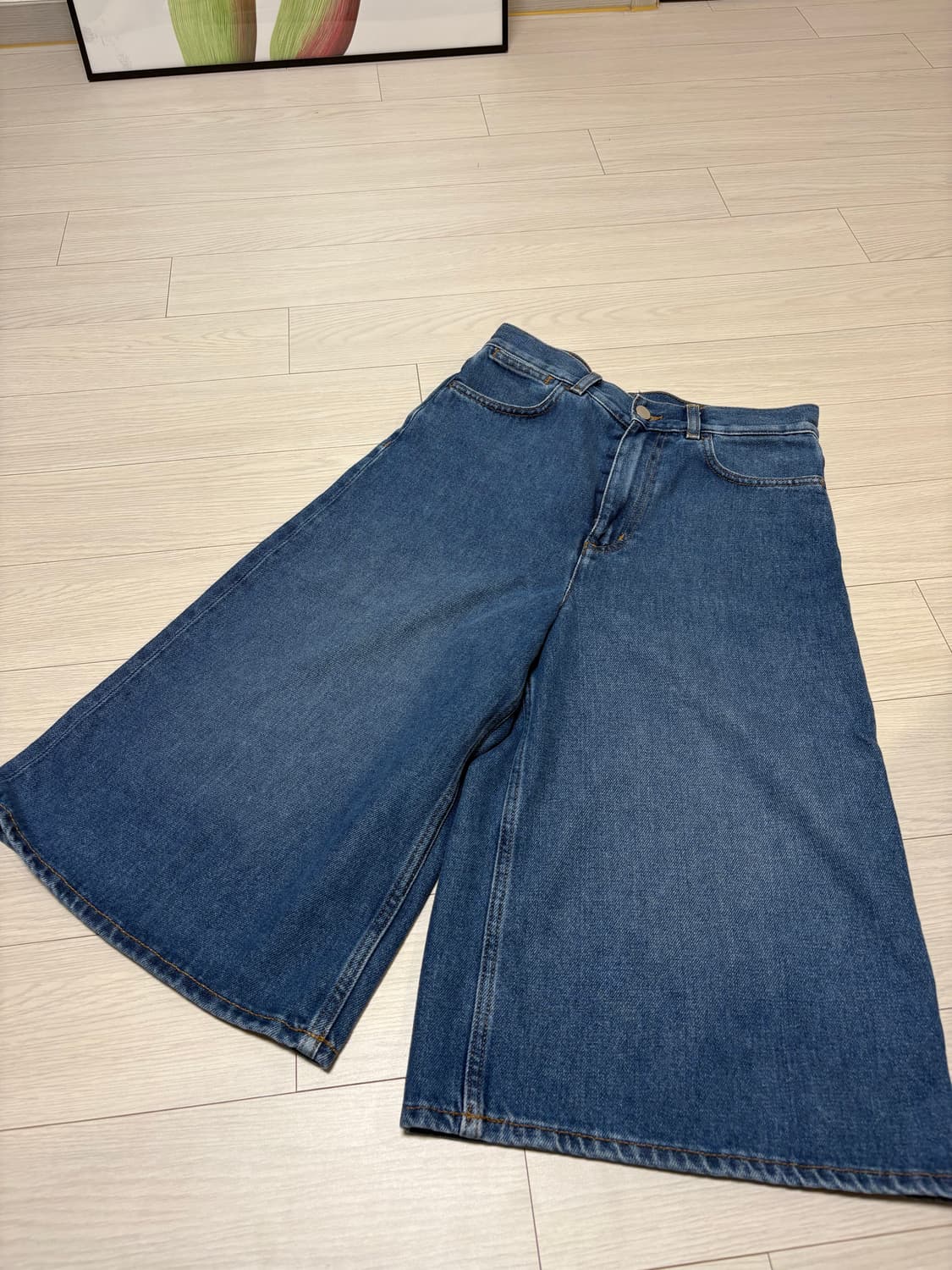 COS 코스 롱 쇼츠 와이드 청 반바지 25인치 상품이미지1