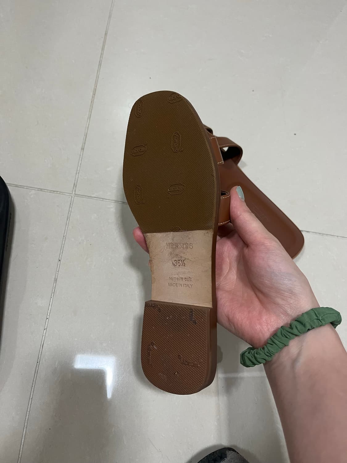 에르메스 오란 슬리퍼 골드 탄 브라운색 상품이미지2