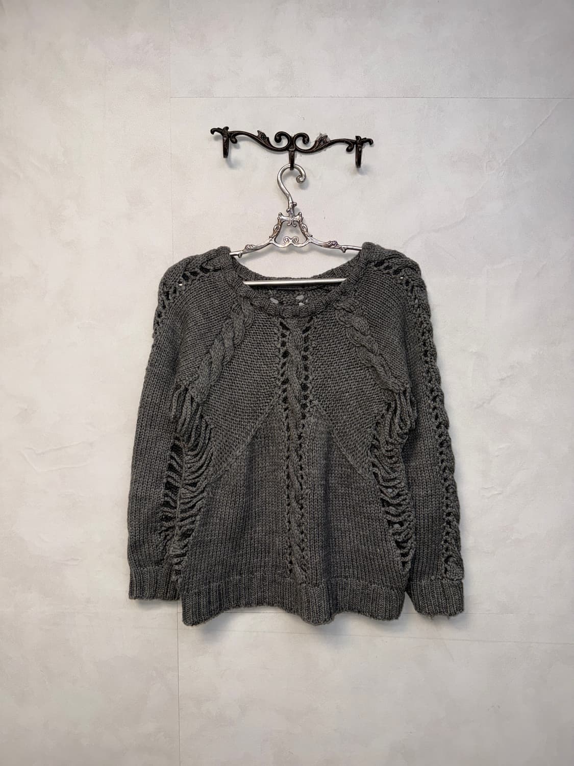 Gray grunge damaged twist net knit 상품이미지1