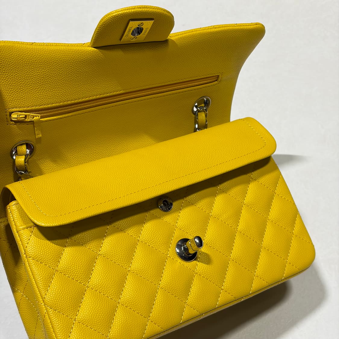 샤넬 클래식 캐비어 스몰 옐로우 상품이미지8