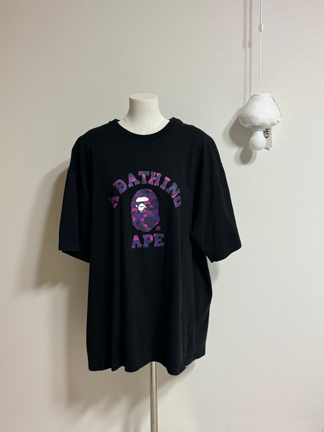 베이프 퍼플 카모 빅로고 반팔티 (블랙 / 3XL) 상품이미지1