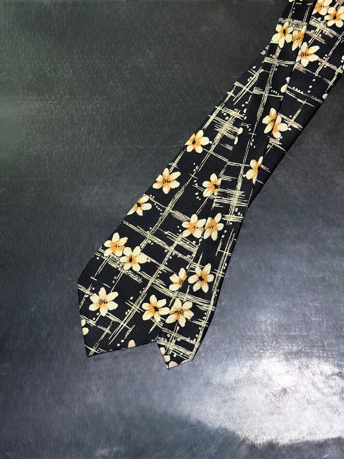다니엘에스떼 플라워 블랙 노랑색 옐로우 골드 베이지 실크 넥타이 프랑스 상품이미지5