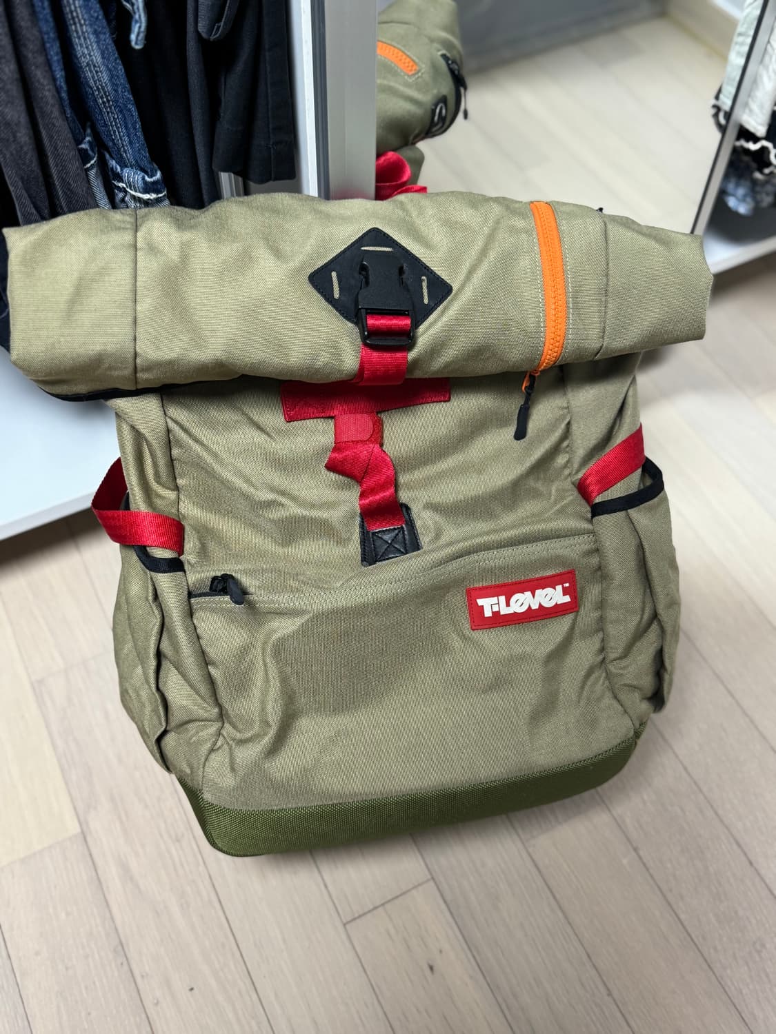 T-level 레드카키 백팩 상품이미지1