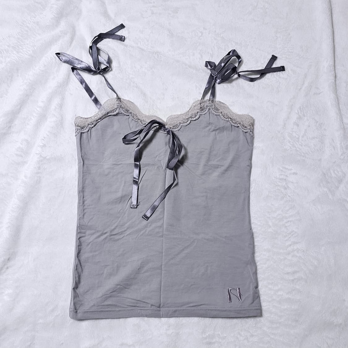 뉴얼린 로지 트위스트 버튼 탑 세트 슬리브리스 차콜 상품이미지4