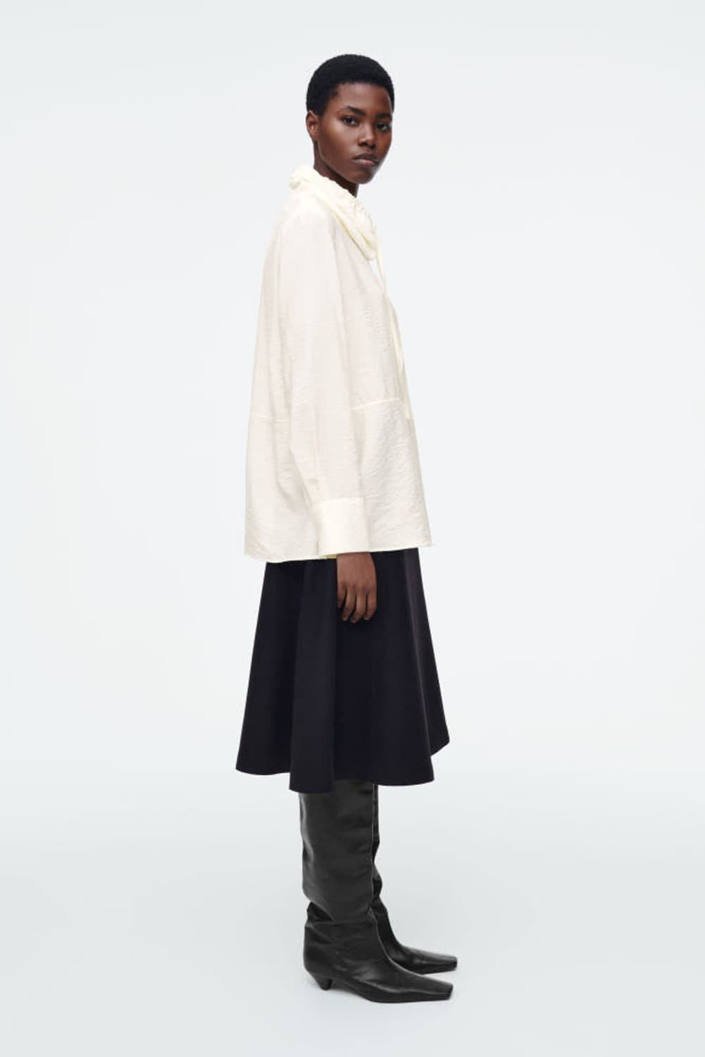 코스 드로우스트링 퍼널넥 블라우스 34 상품이미지3