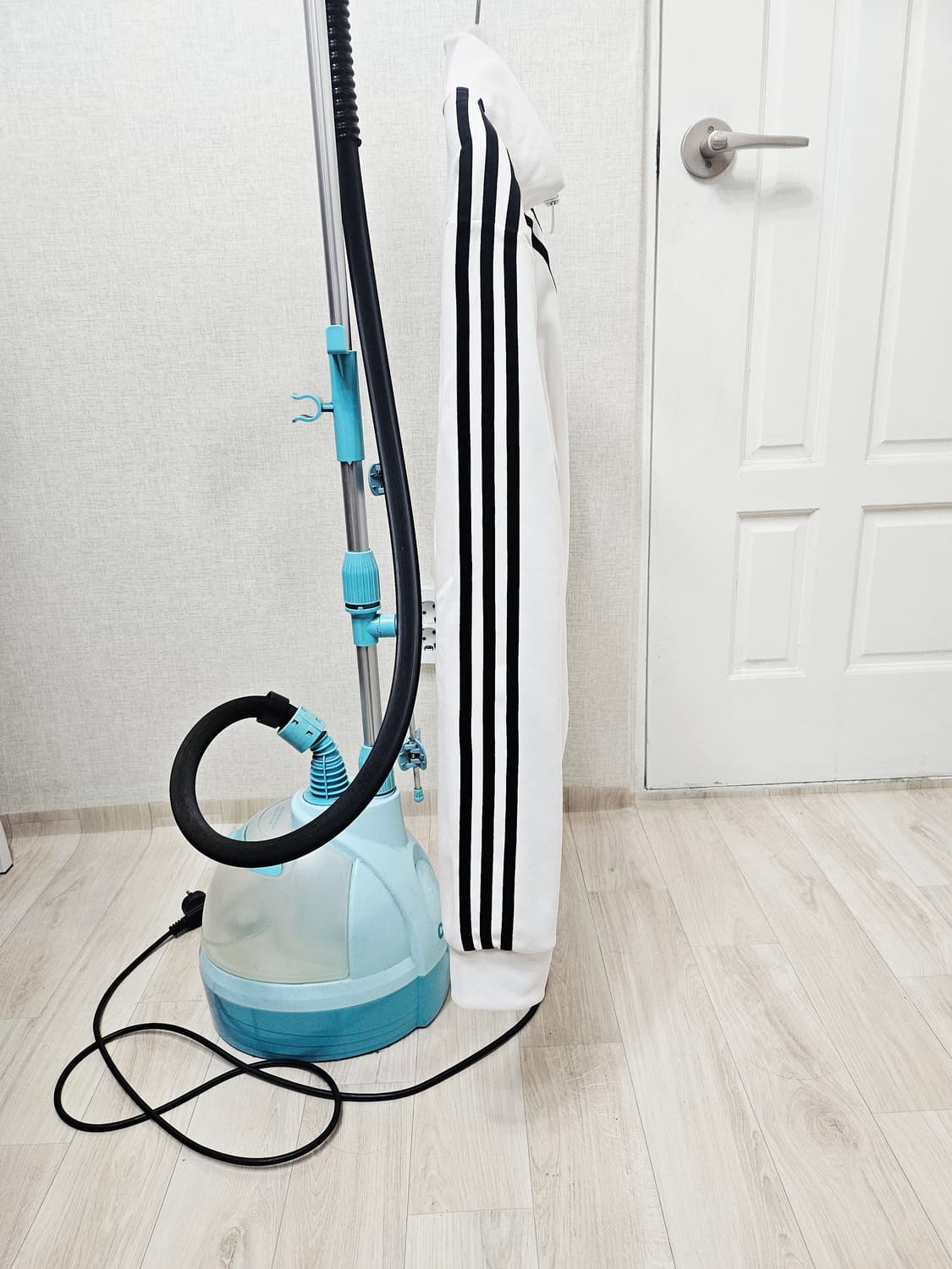 (95~100)M ☆초대장급☆ 아디다스 에센셜 3st [검흰] 트랙탑져지 상품이미지5