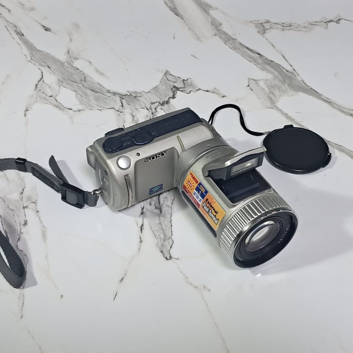 소니 사이버샷 DSC-F505V 빈티지카메라(전원불량) 상품이미지1