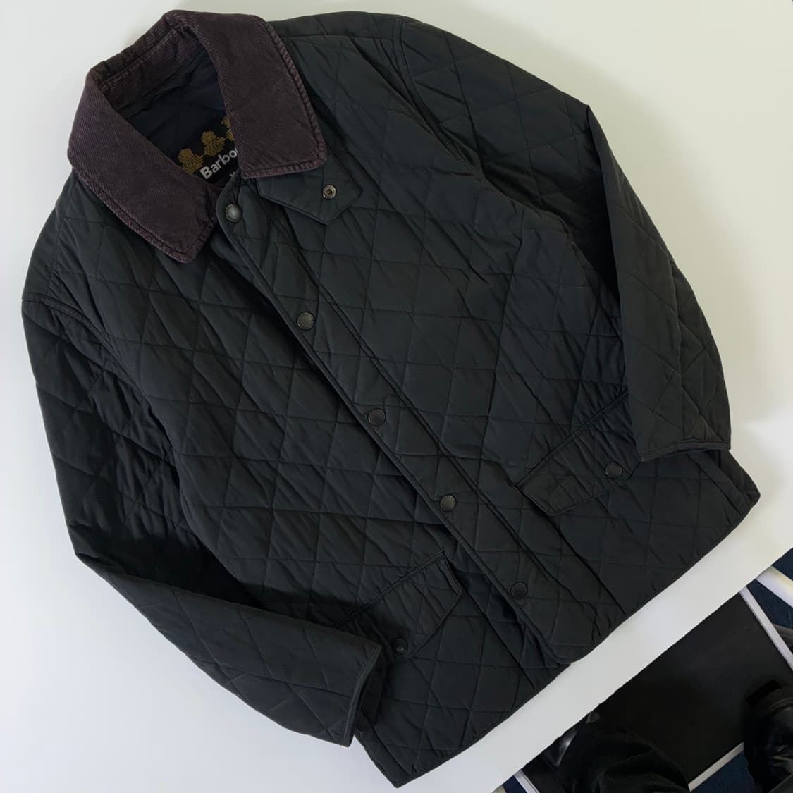 Barbour 바버 코듀로이 카라 블랙 퀼티드 자켓 상품이미지1