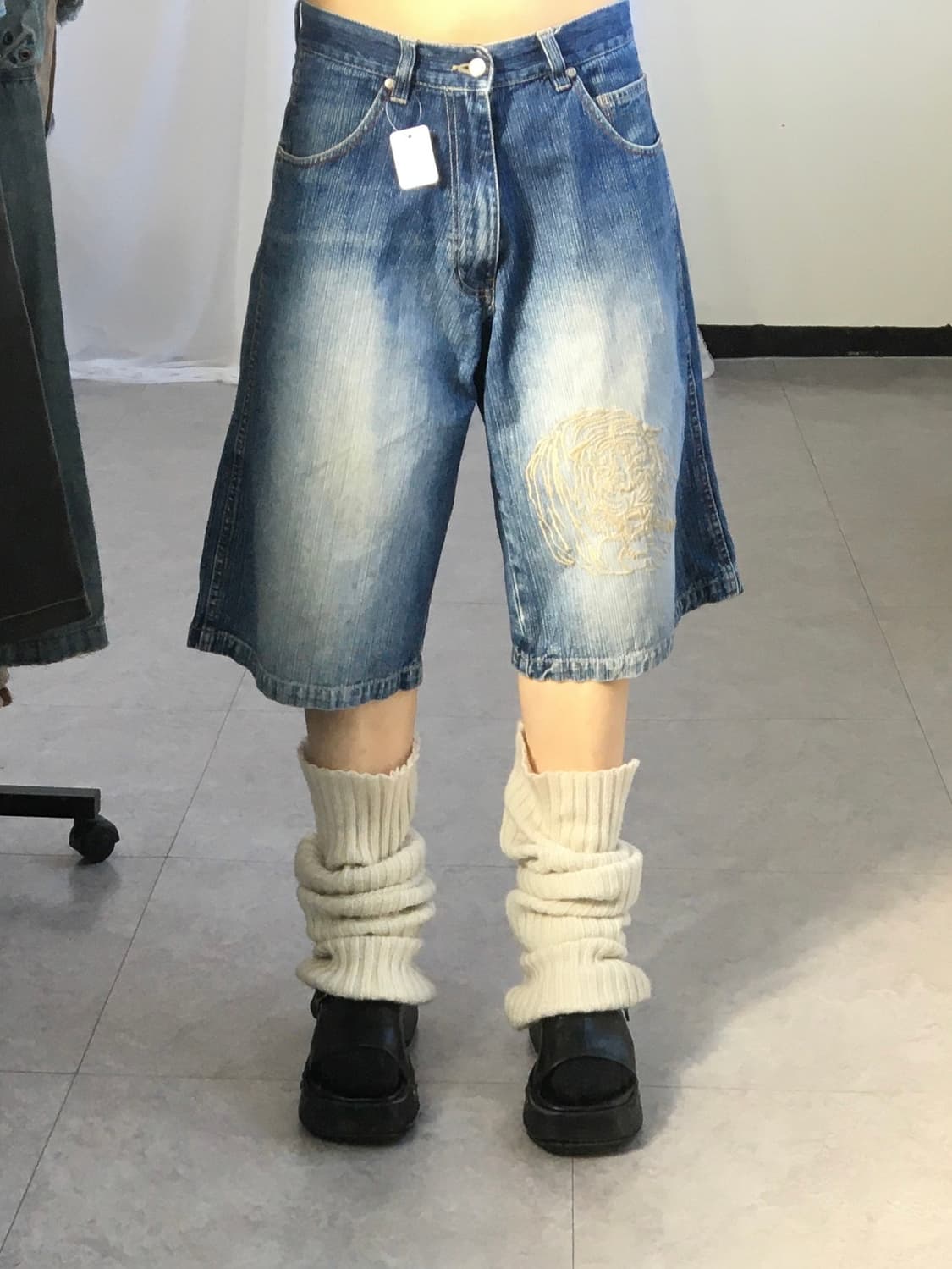 Needle work point denim pants 상품이미지1