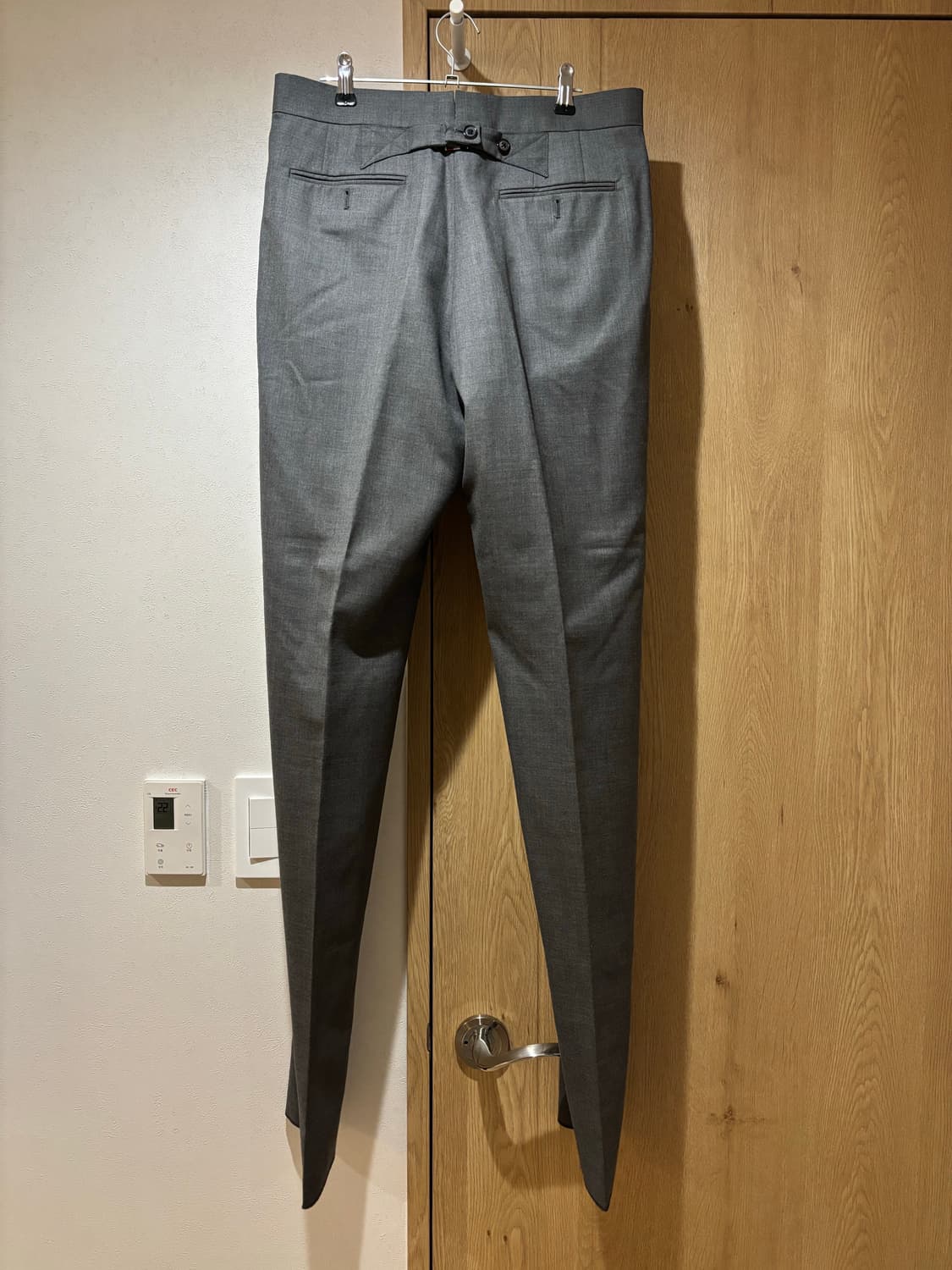 톰브라운 클래식 수트 0 사이즈 팝니다 상품이미지4