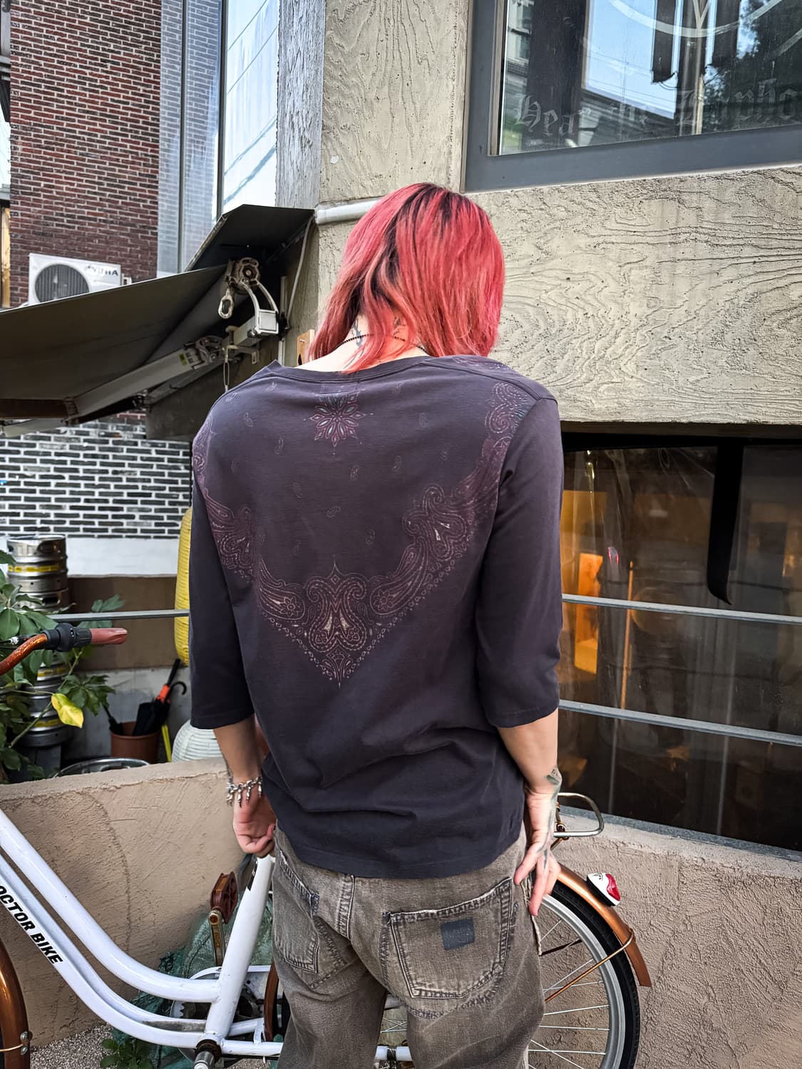 Paisley V-Neck T-shirt 상품이미지3