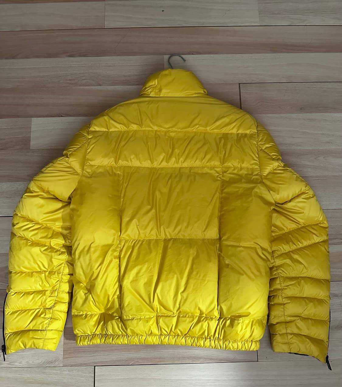 [48] 프라다 20fw 리나일론 패딩 상품이미지2