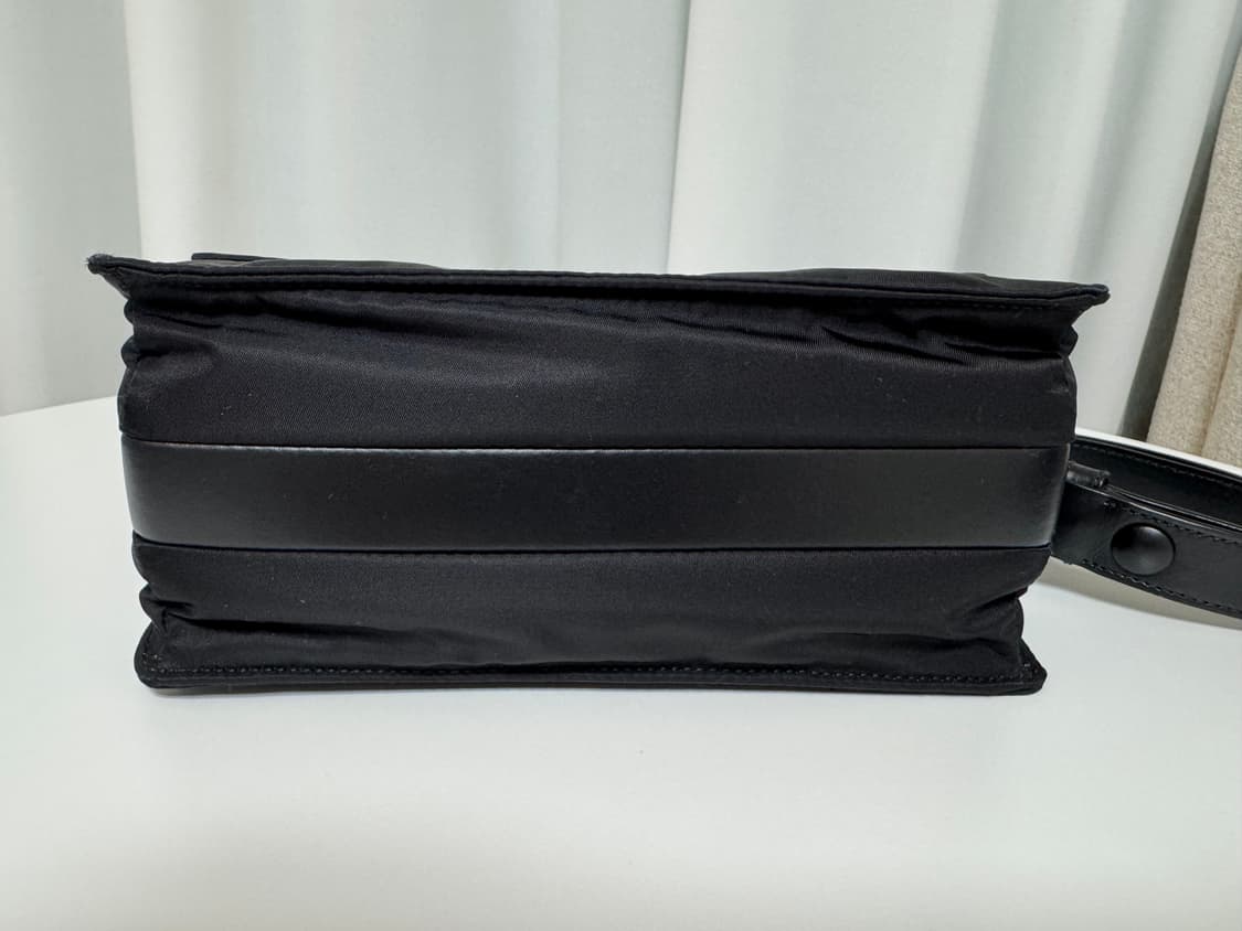 프라다 트래블러 스몰 리나일론 패딩 숄더백 상품이미지3