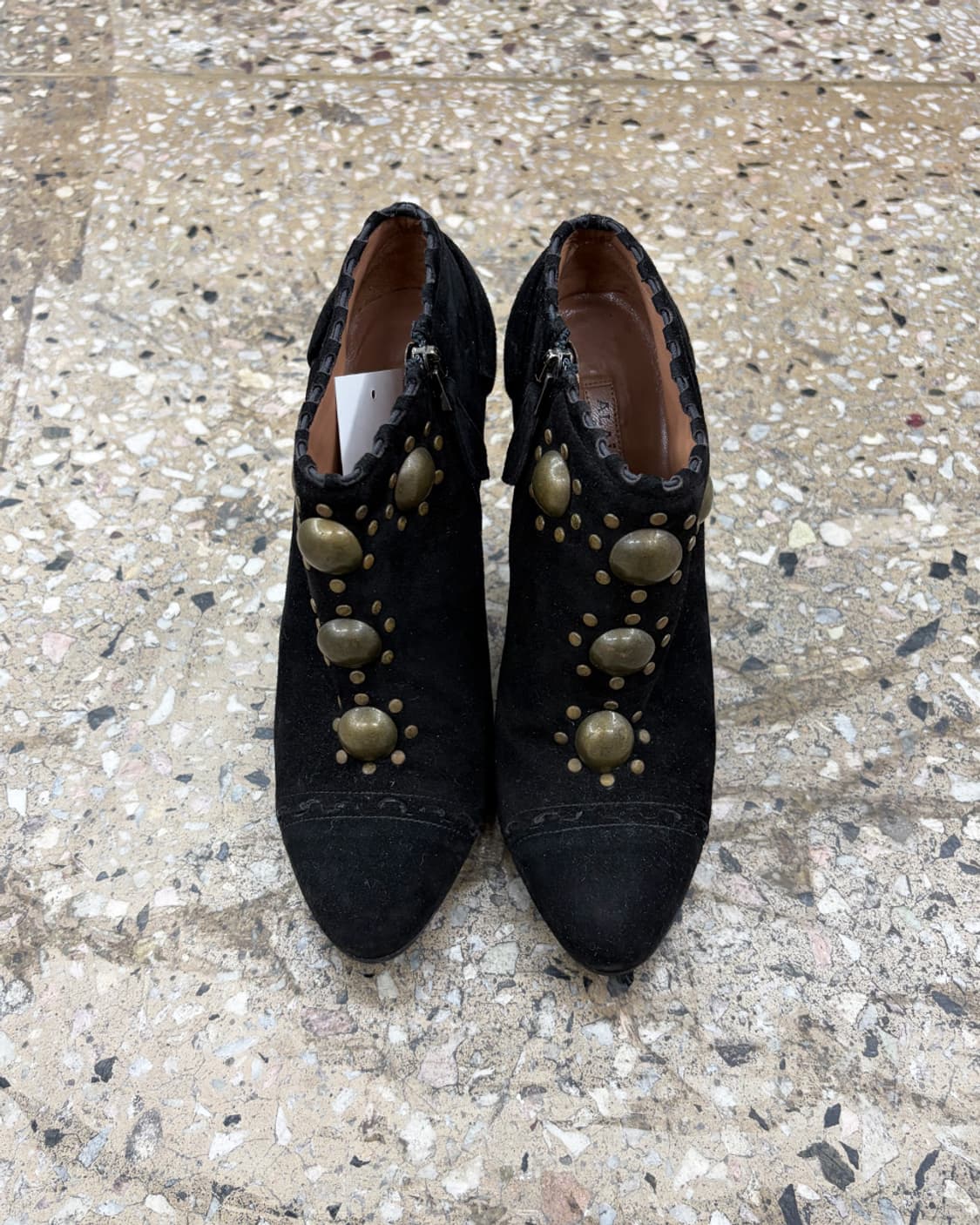 알라이아 스웨이드 펌프스 상품이미지3