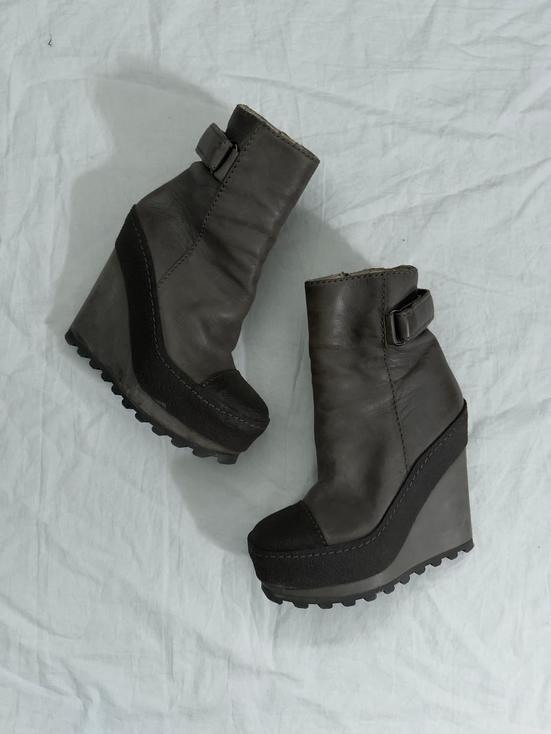 아크네 초기 웨지힐 스트랩 앵클부츠 상품이미지1