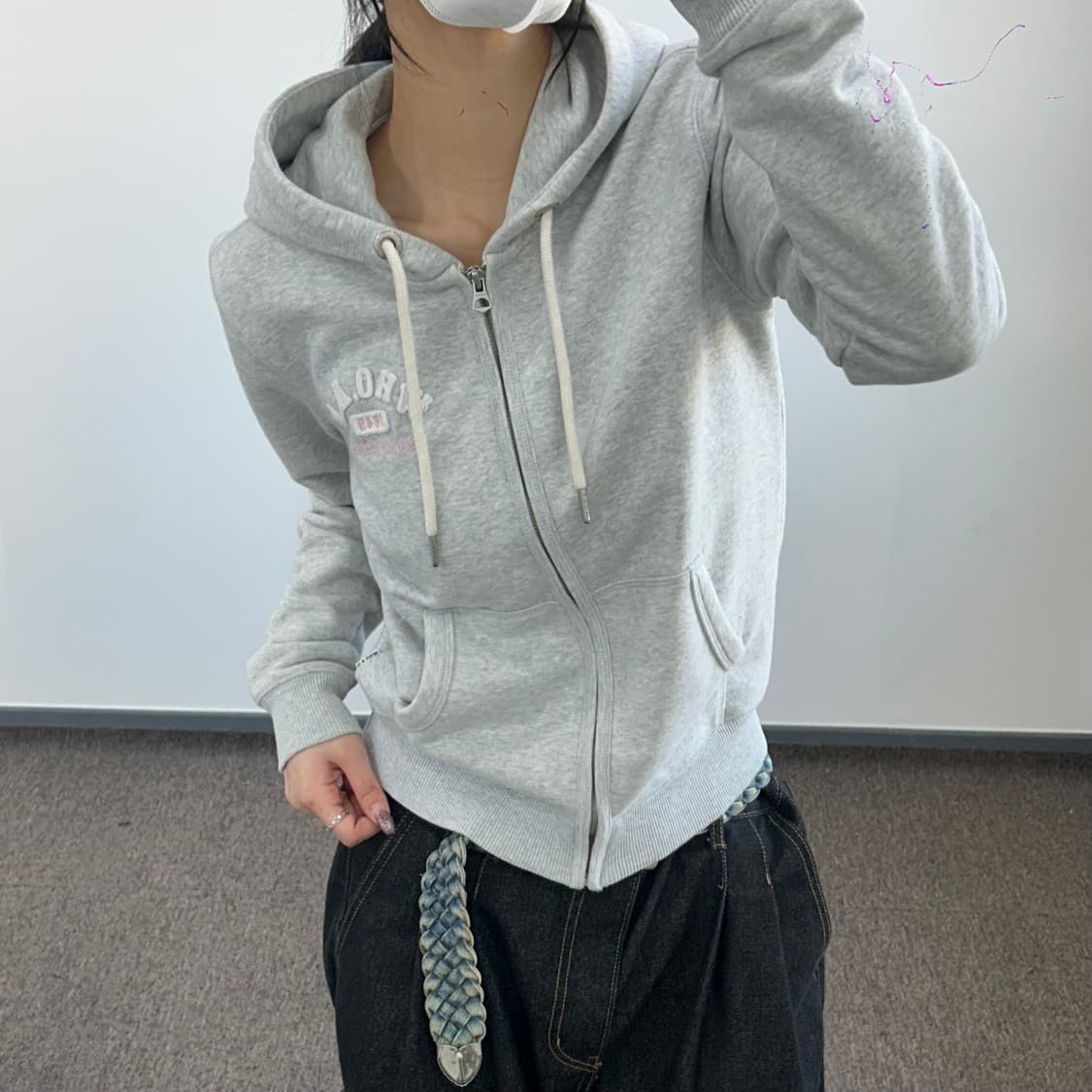 Who.A.U 후아유 화이트&핑크 로고 그레이 후드집업 상품이미지2