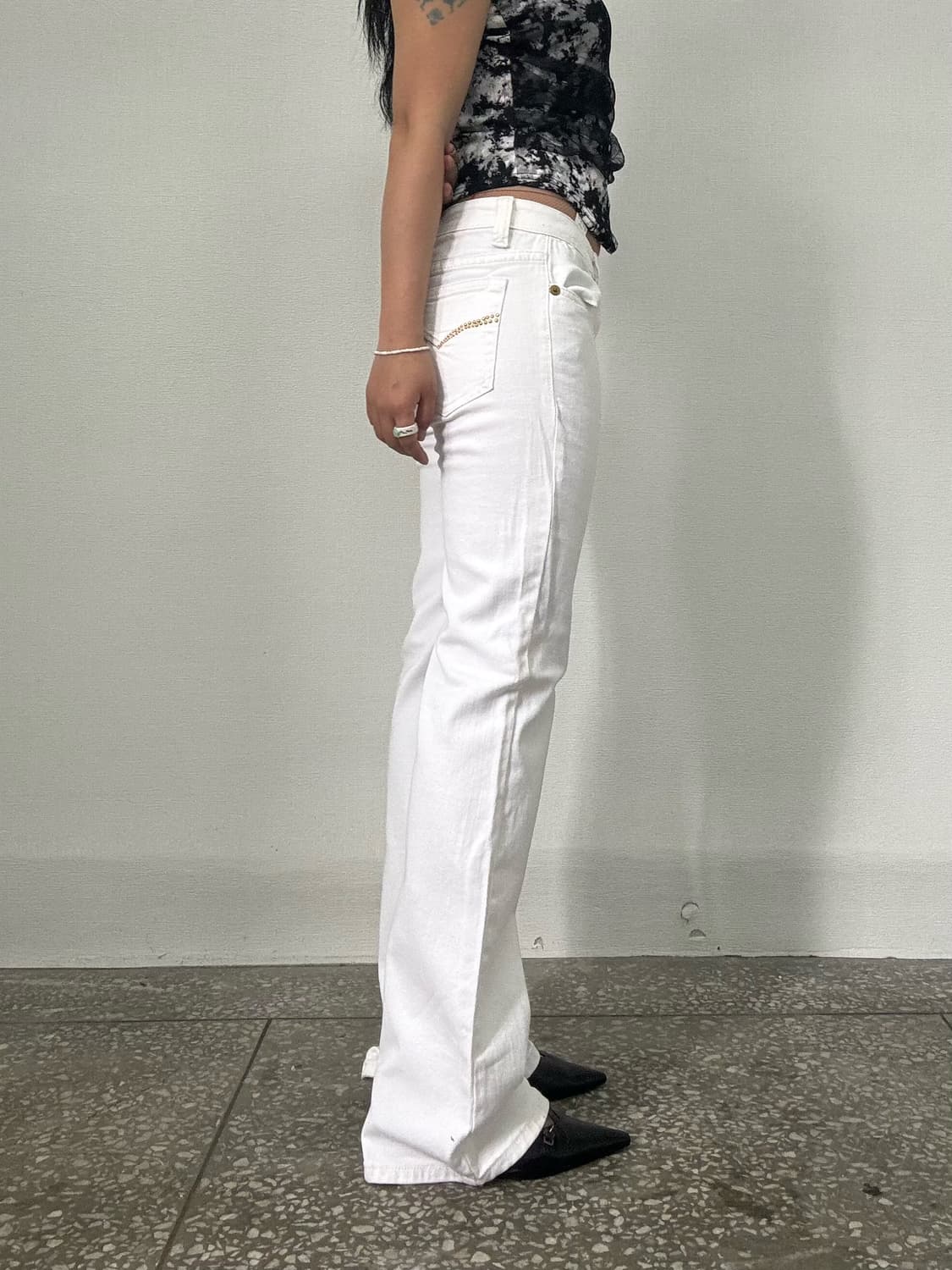 화이트 부츠컷팬츠 상품이미지3