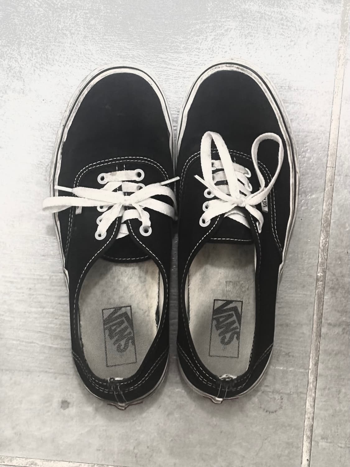 반스 어센틱 블랙 스니커즈 270 세탁X 상품이미지1