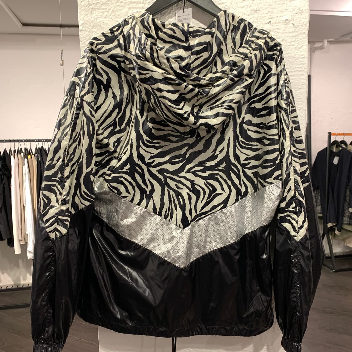 셀린느 22ss 지브라 패턴 자켓 상품이미지5