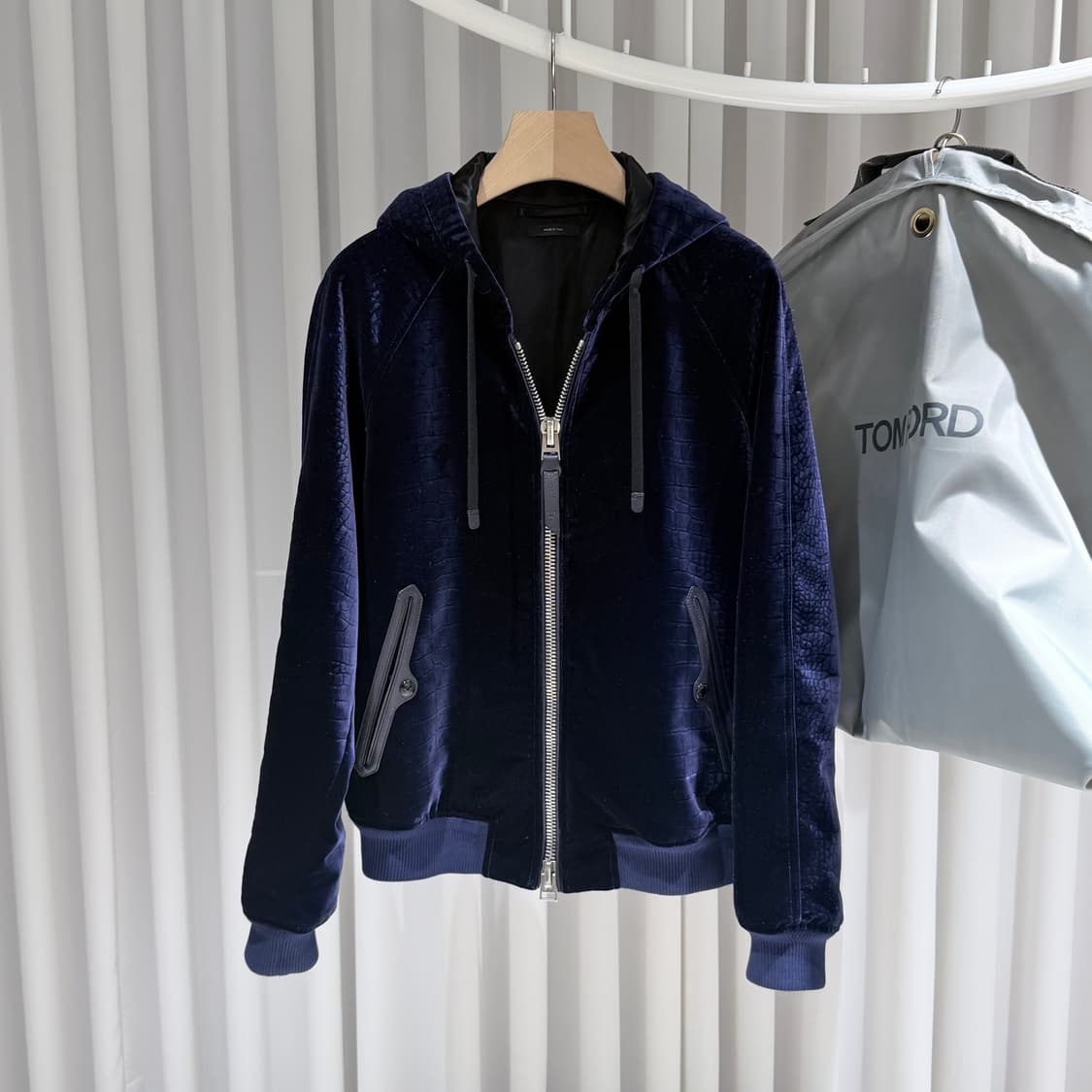 (A+/54) / 톰포드 벨벳 드로스트링 후드 집업 상품이미지1