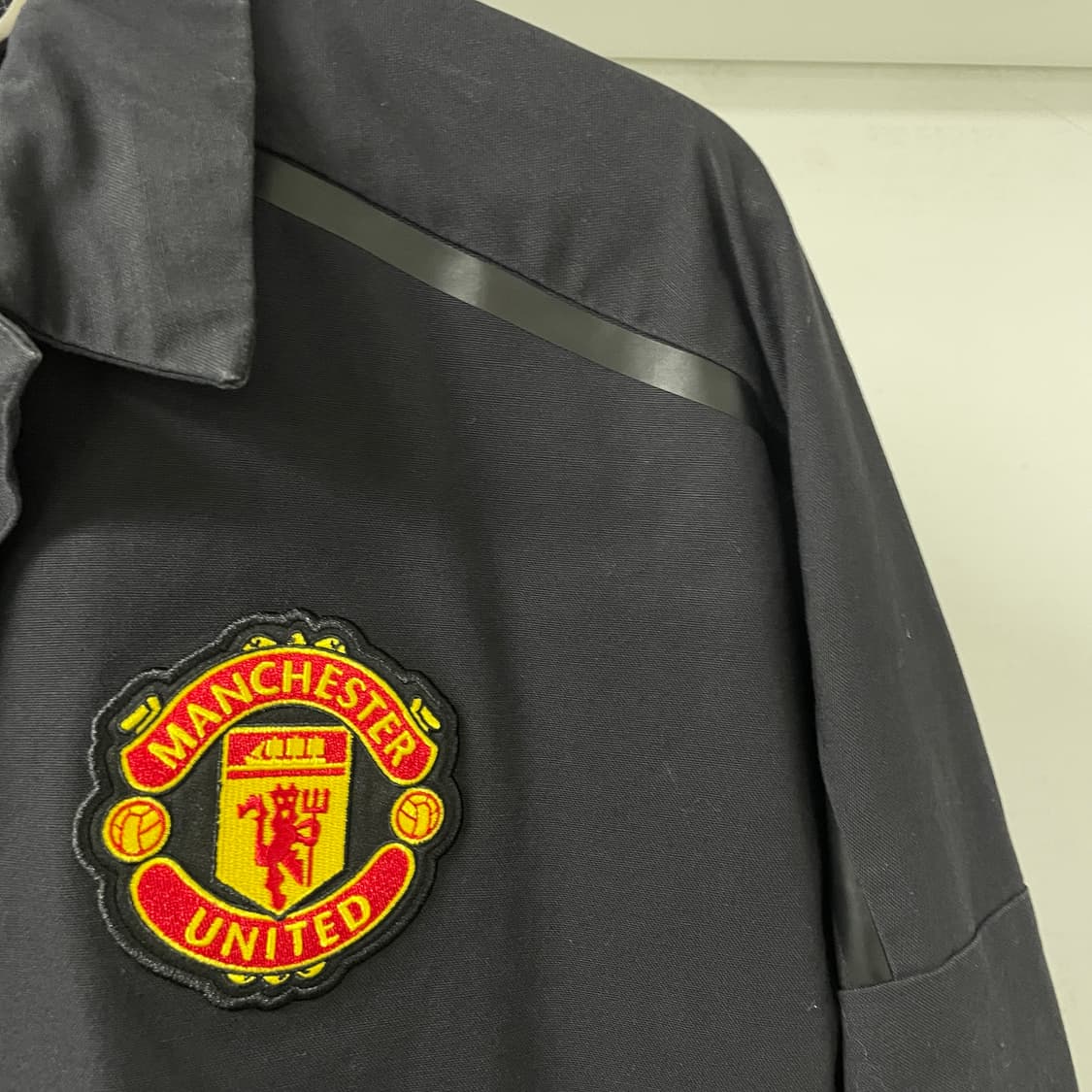 아디다스 맨유 셔츠 자켓 L 상품이미지4