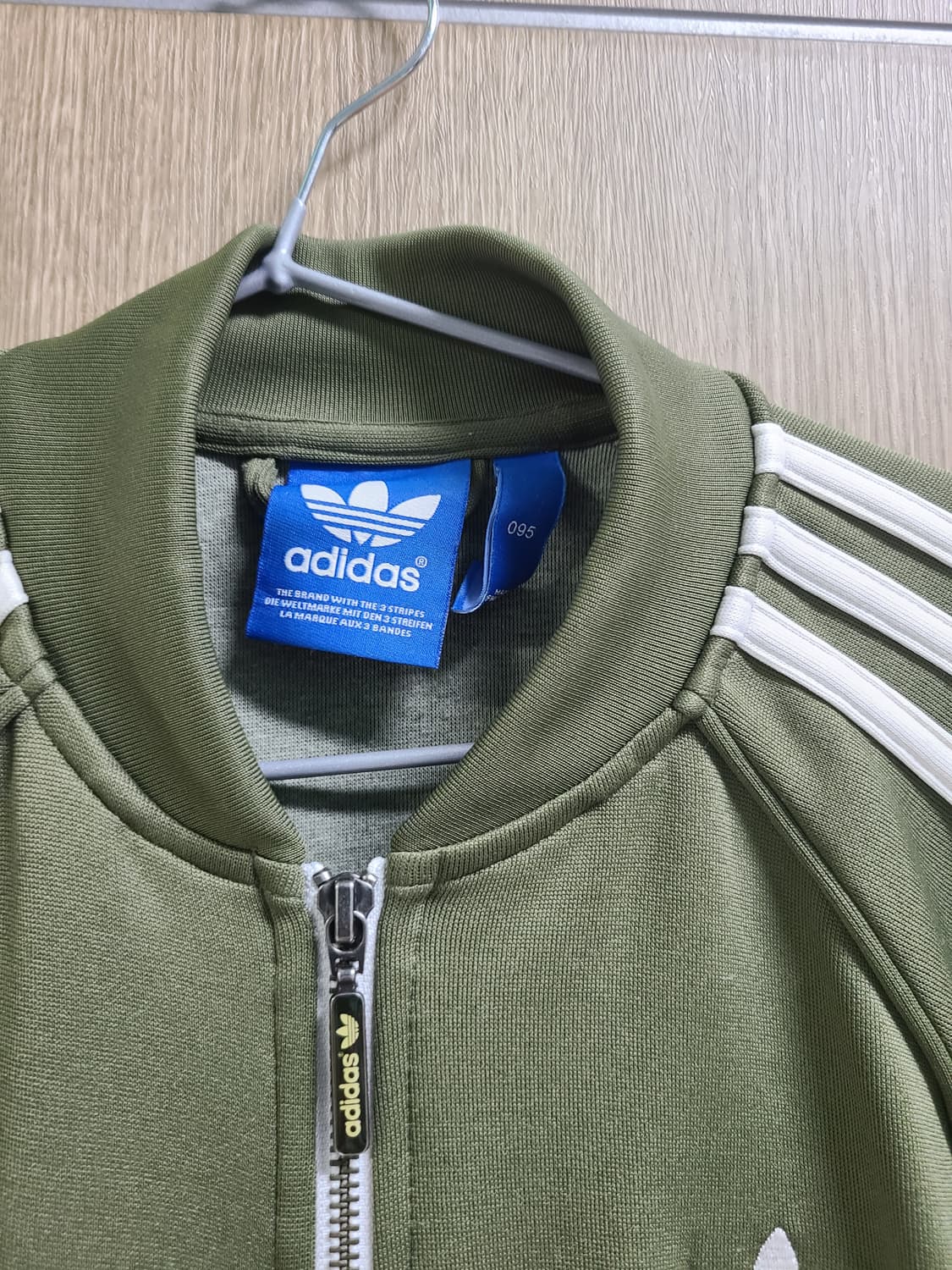 아디다스 트랙탑 카키색상 95 상품이미지2