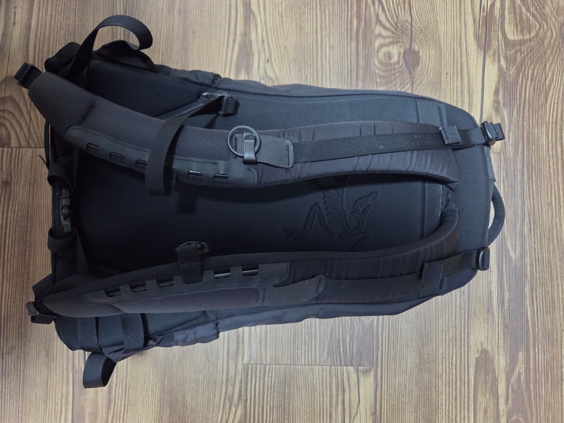 아크테릭스 아로22 스텔스블랙 상품이미지2