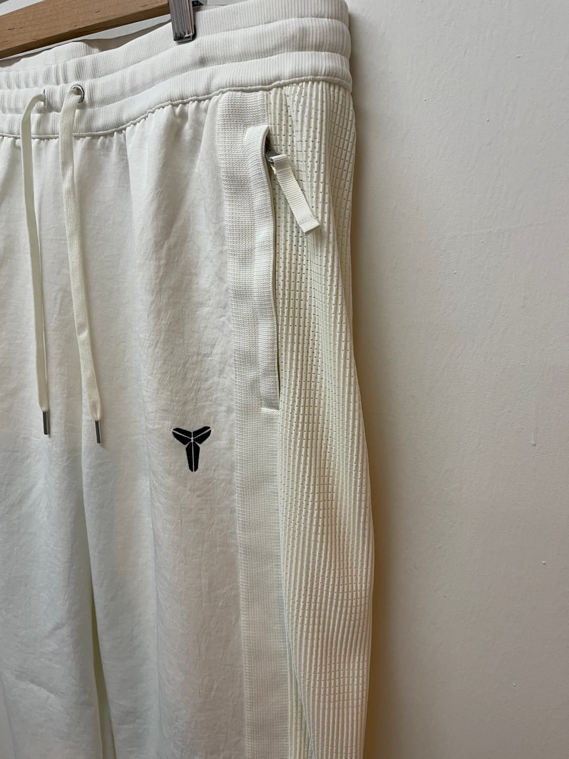 정품 나이키 DRI-FIT 흰색 트레이닝 바지 XL 사용감없음 상품이미지2