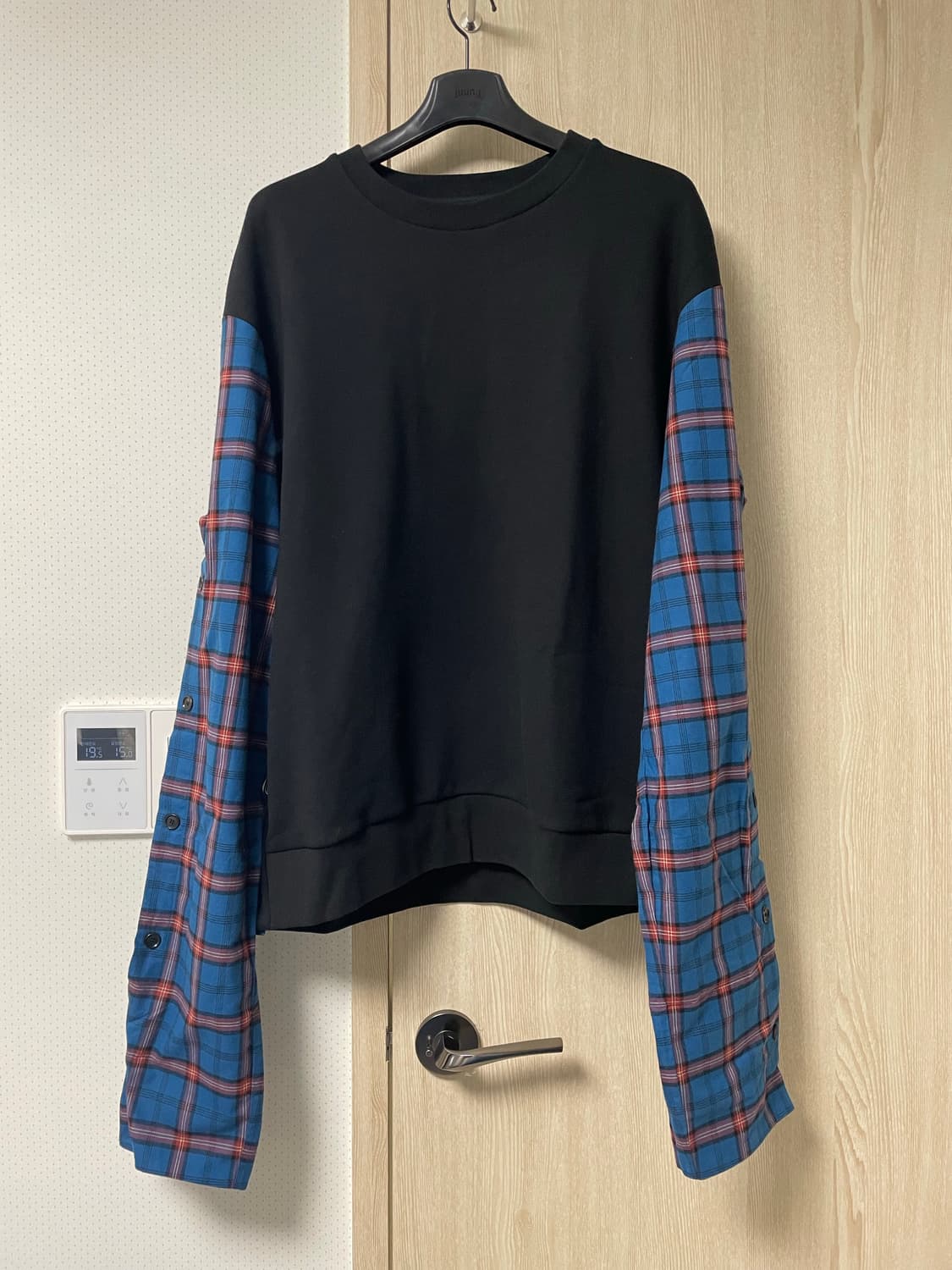 52사이즈 택달린 새상품, 우영미 체크셔츠 맨투맨 블랙 상품이미지4