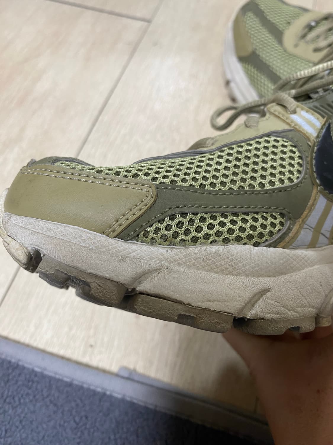 [NIKE] 나이키 줌보메로5 뉴트럴 미디엄 올리브 275사이즈 상품이미지8