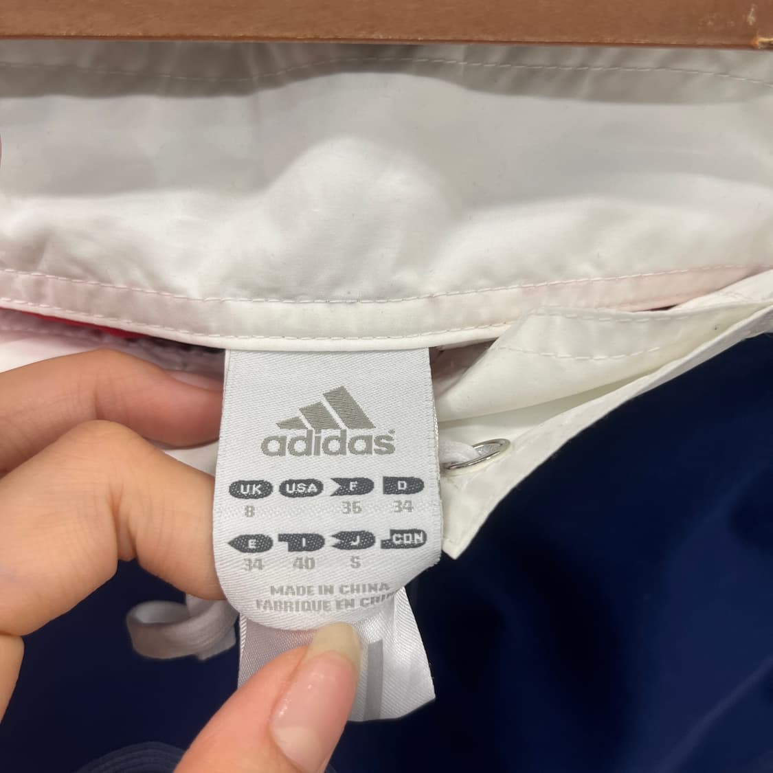 아디다스 미니 스커트 레드 네이비 배색 백포켓 로고 스윔웨어 치마   상품이미지5