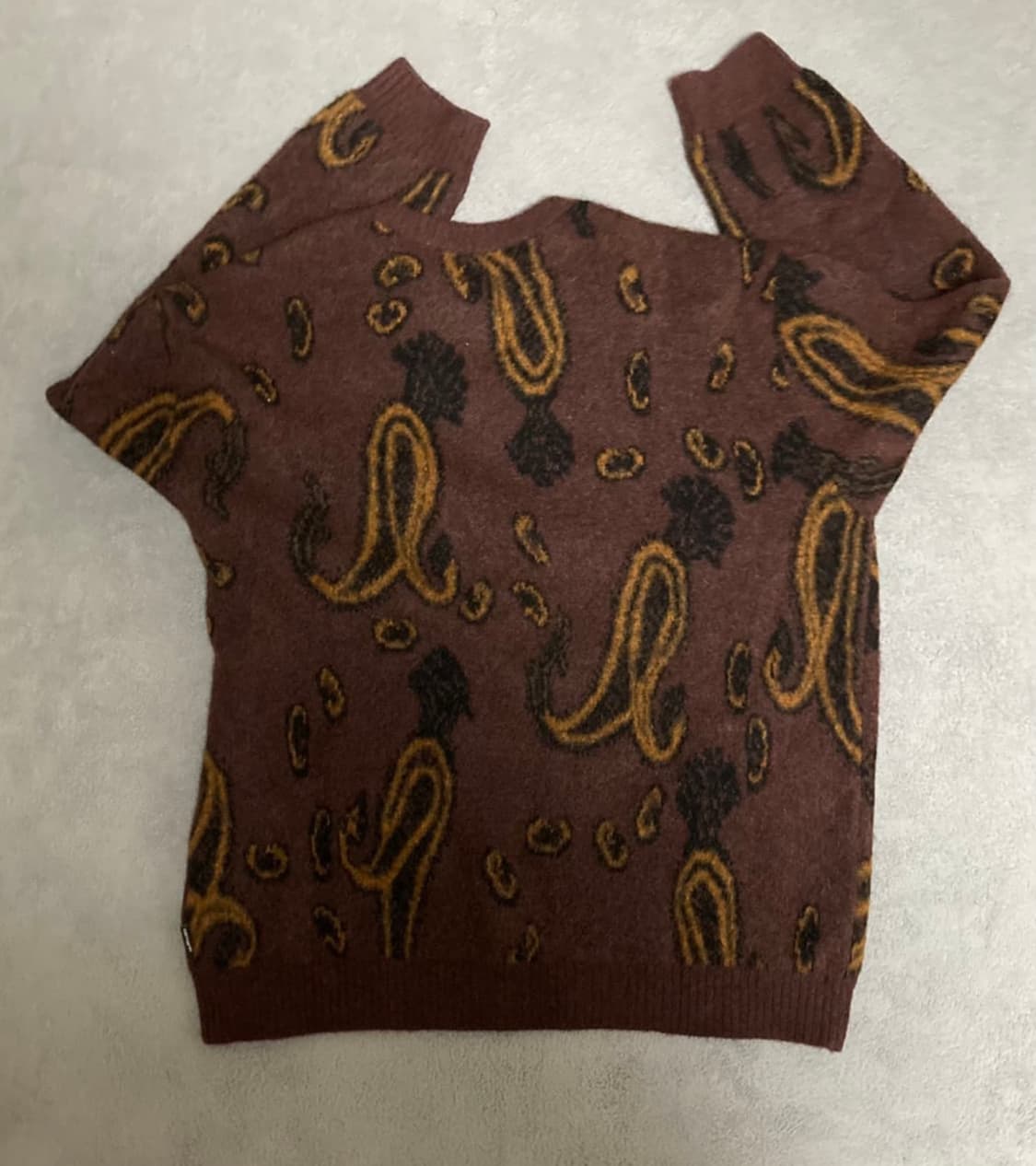 칼하트 버건디 페이즐리 자카드 스웨터 상품이미지5