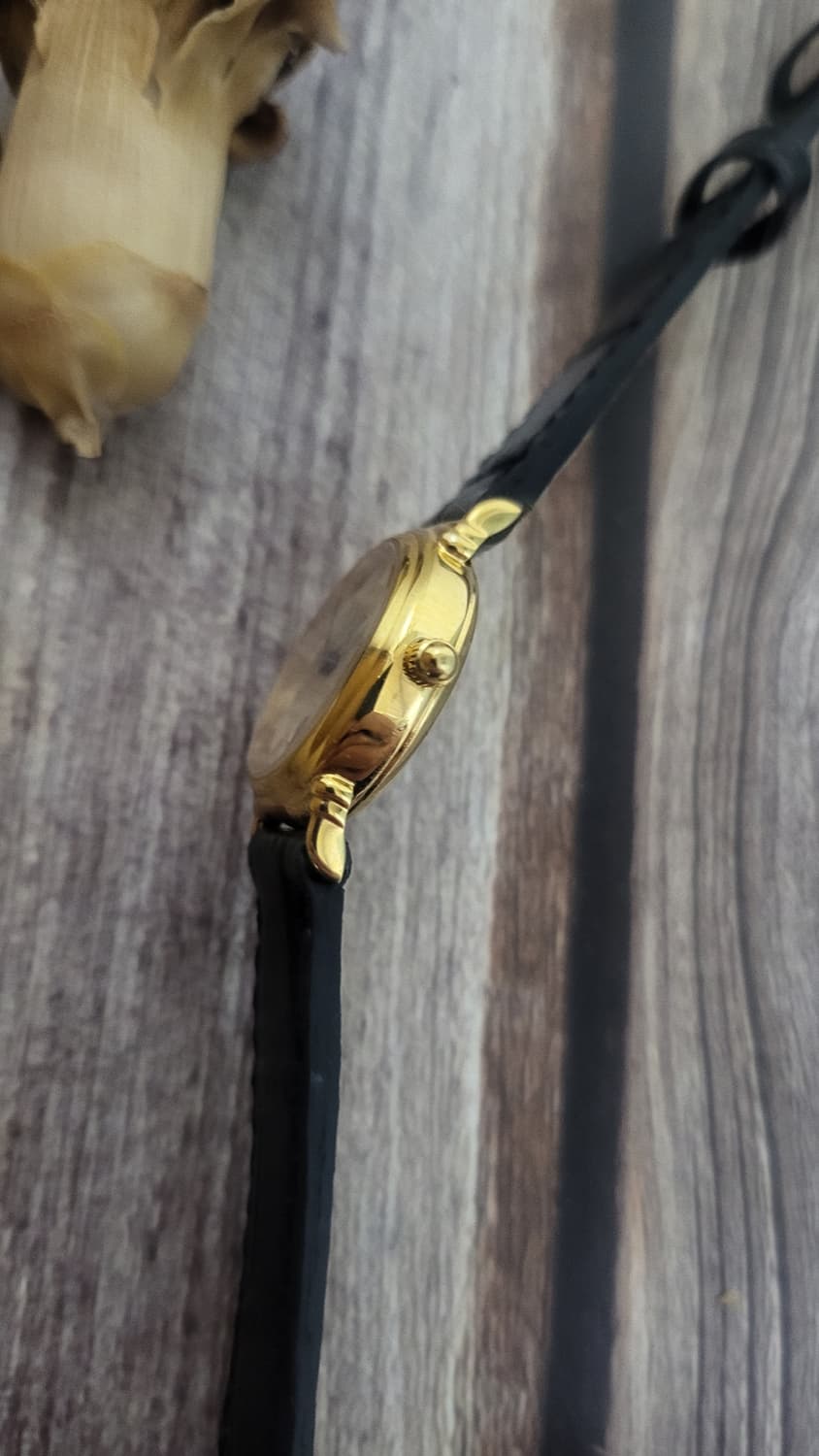 [연말세일]정품 셀린느 스몰 세컨즈 골드 쿼츠시계 상품이미지9