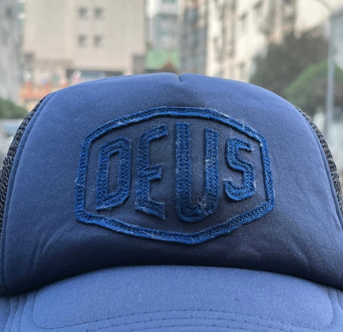 DEUS Shield Trucker Cap 상품이미지1