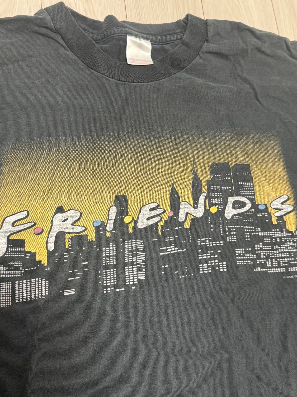 90s 프렌즈 friends thrashed 티셔츠 상품이미지2