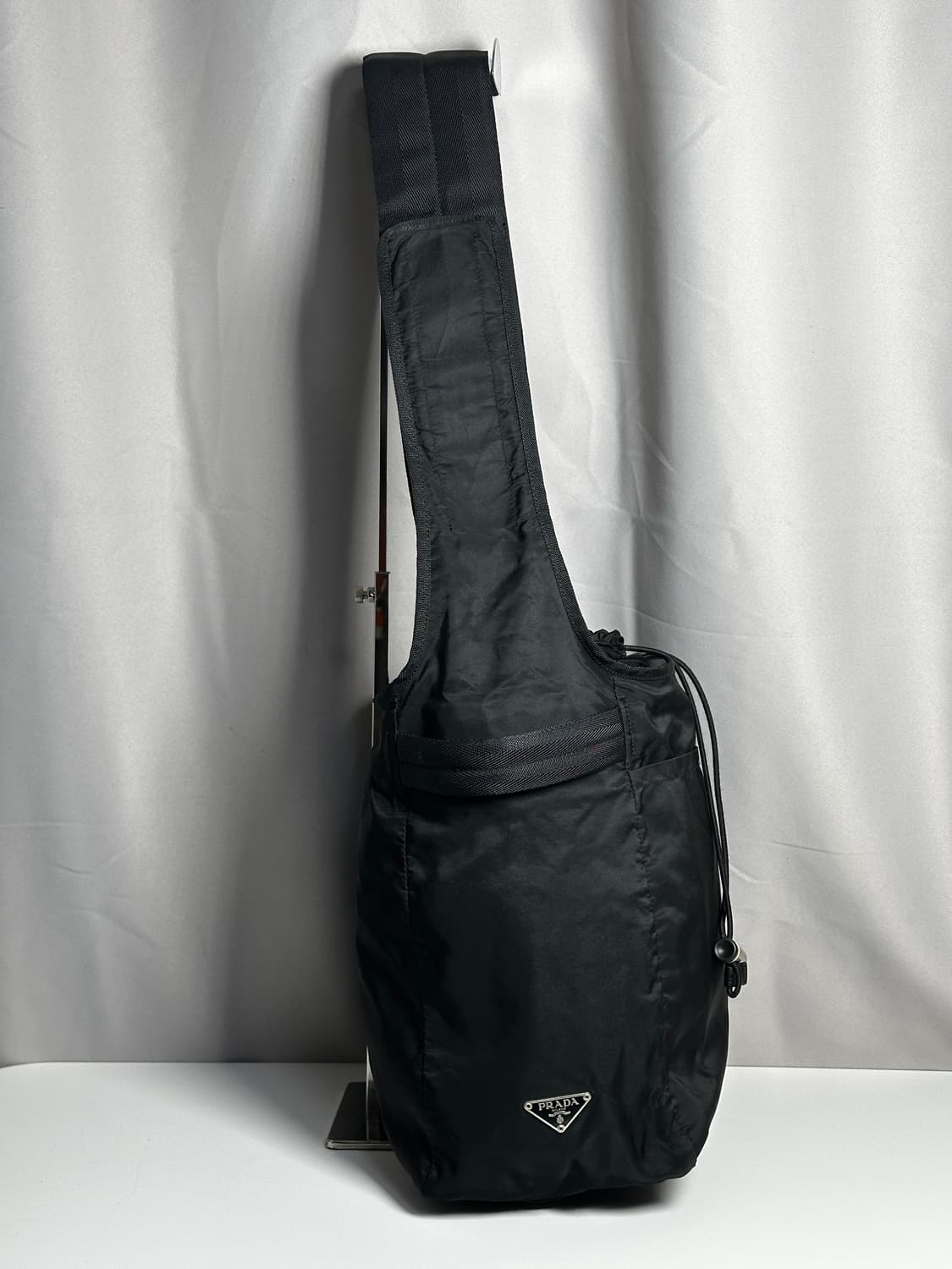 프라다 나일론 드로스트링 크로스백 상품이미지6