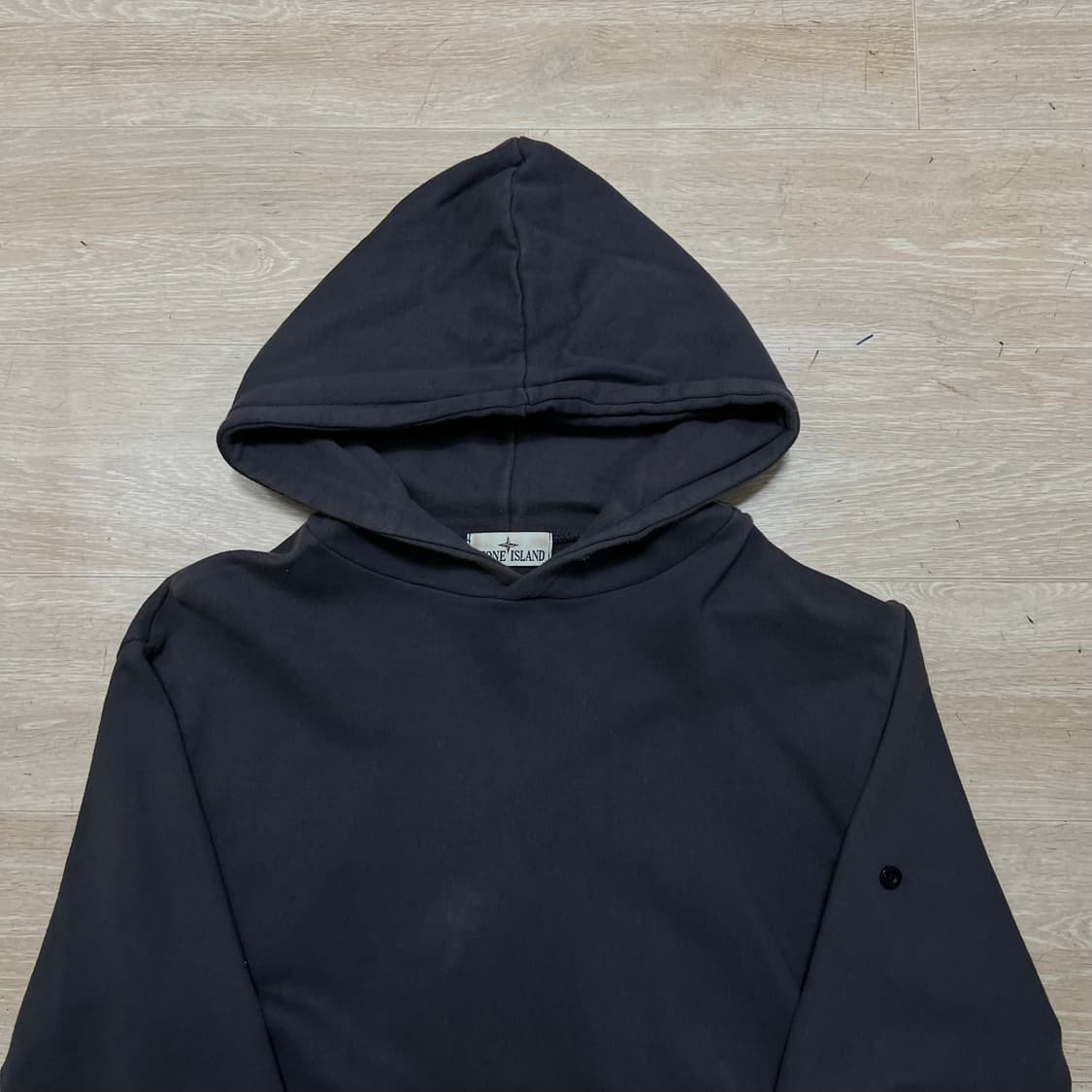 스톤아일랜드 시그니처 와펜 후드티 [차콜 그레이] L/100 상품이미지2