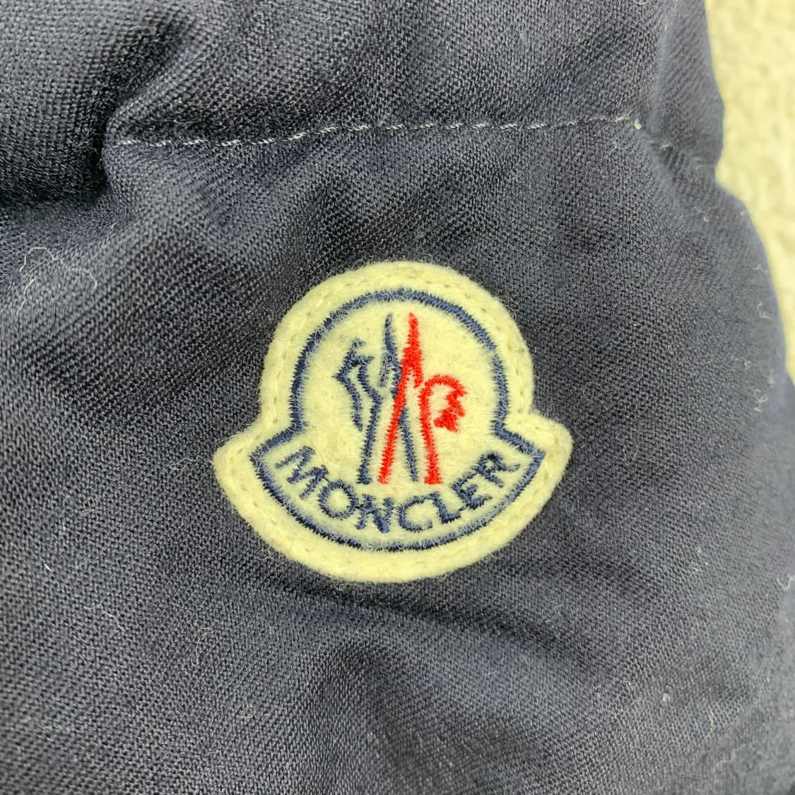 몽클레어 HEM GIUBBOTTO 다운 패딩 자켓 네이비 상품이미지4