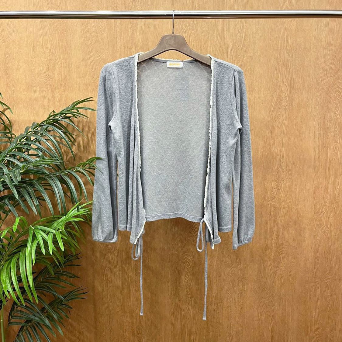 빔즈 보이 긴팔 가디건 프릴 컷오프 웨이스트 스트랩 디테일 그레이 상품이미지1