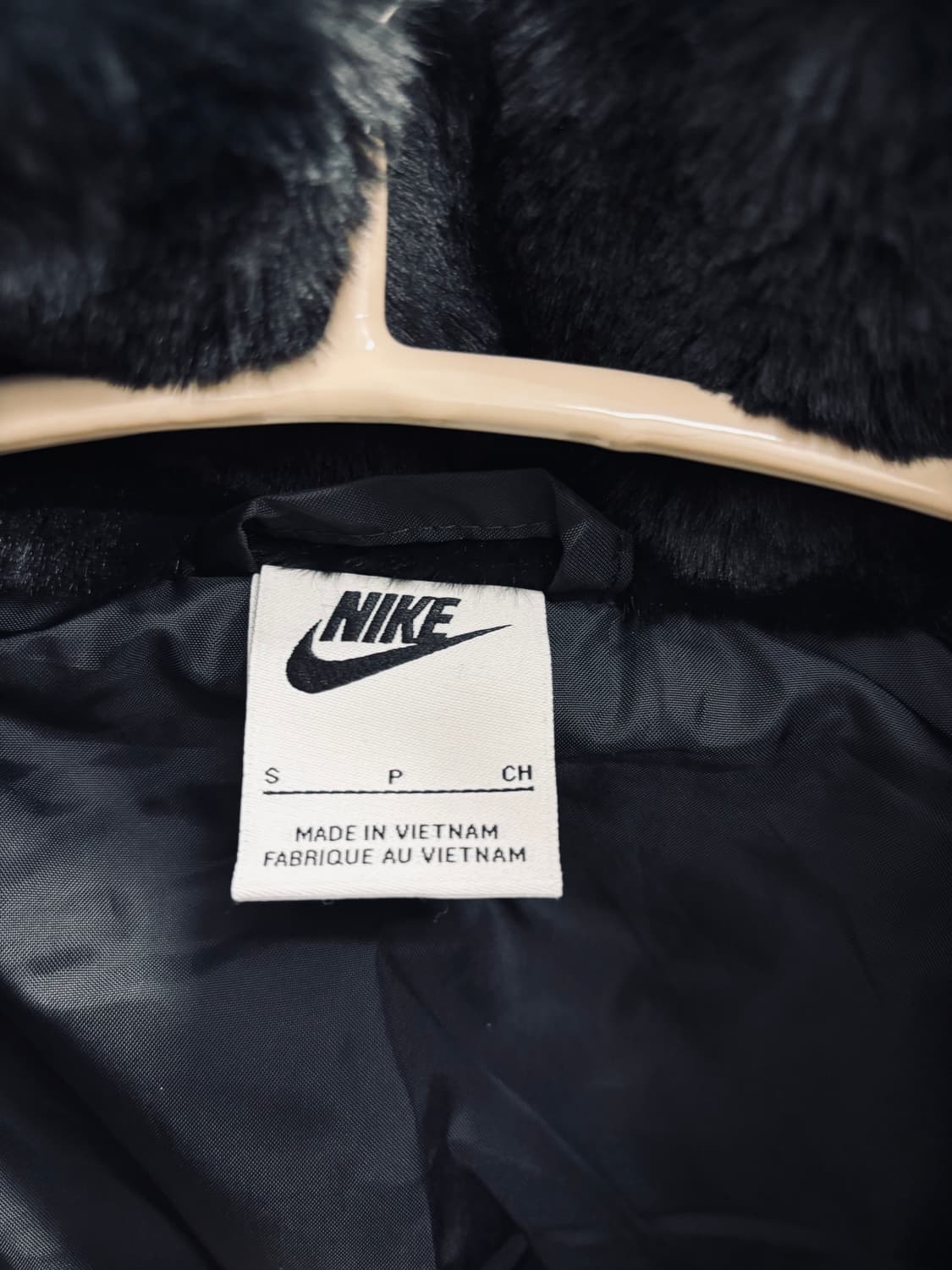 NIKE 나이키 양털 페이크퍼 크롭 자켓 상품이미지2