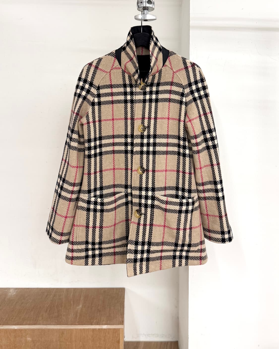 버버리 런던 호프웰 노바체크 리버시블 코트 상품이미지1