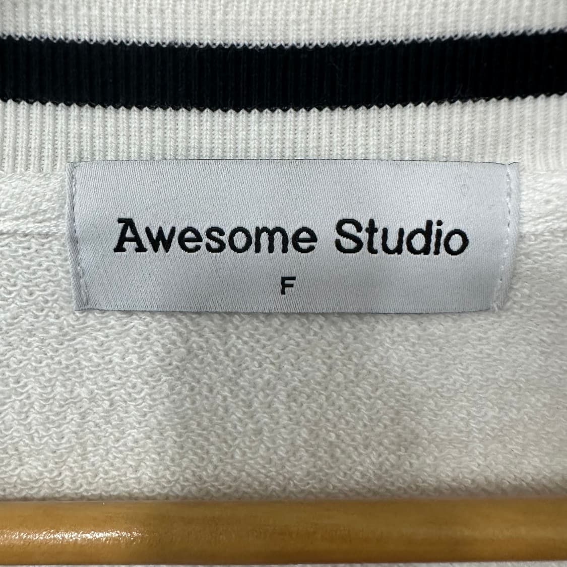 Awesome studio 맨투맨F 상품이미지3