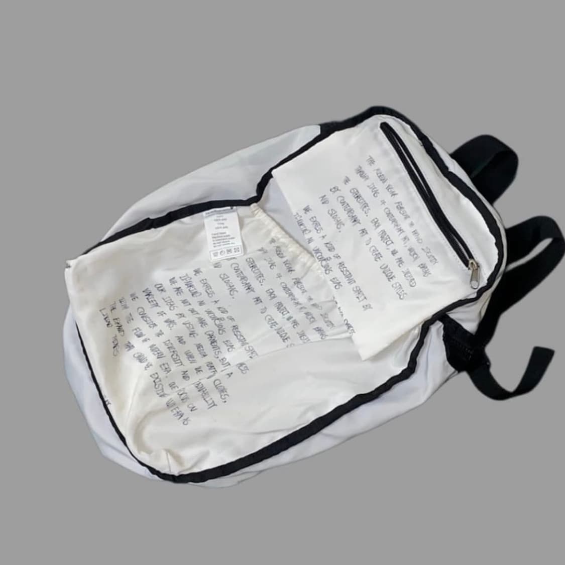 더뮤지엄비지터 백팩 가방 상품이미지2