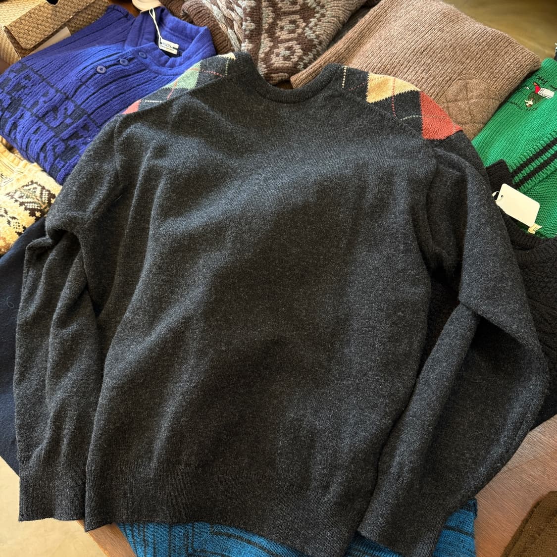 아일랜드 생산 램스 울 퓨어뉴울 아가일패턴 브이넥 니트 스웨터 L 상품이미지4